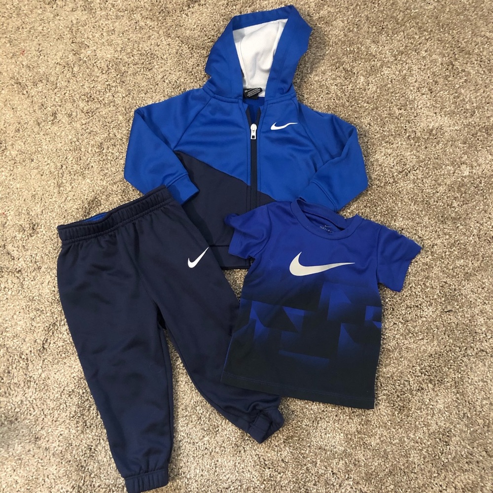 Nike Boys 18M Outfit